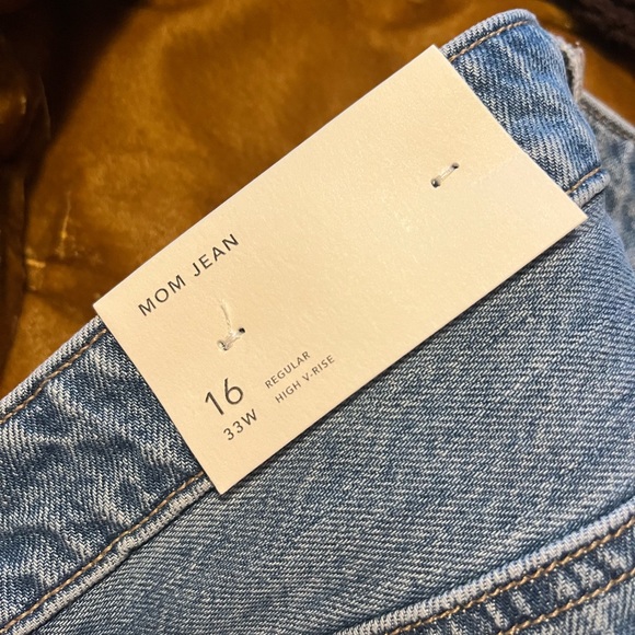 AE mom jean - Picture 3 of 3